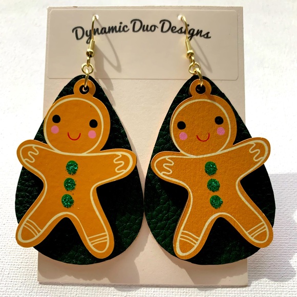 Christmas Wooden Gingerbread Man with green faux leather earrings - Picture 4 of 5